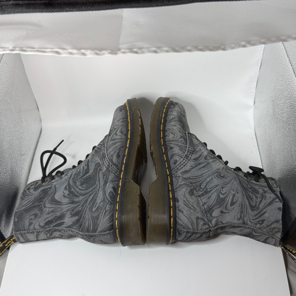 Dr. Martens 1460 Pascal Womens Size 7 Black and Gray Marble 8-Eye Lace-Up Boots - Picture 6 of 10